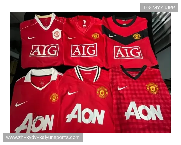 曼联球员胸前红花臂章的象征意义解析